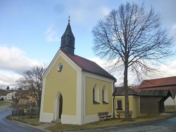 Nebenkirche Leming St. Leonhard - Außenansicht