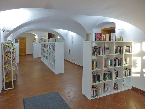Bücherei - Romane, Krimis, Zeitschriften, Heimatliteratur